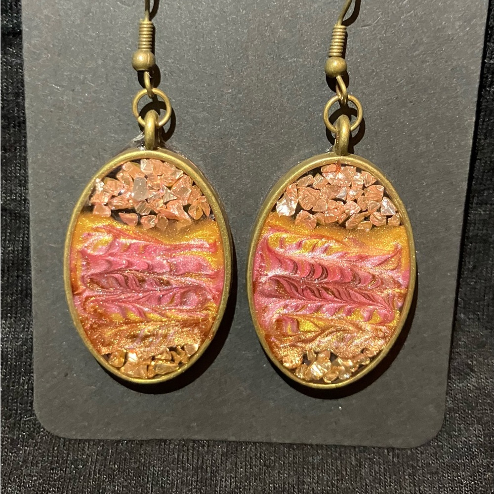 “Golden Dynasty Drops” from the Amethyst Reyna Collection